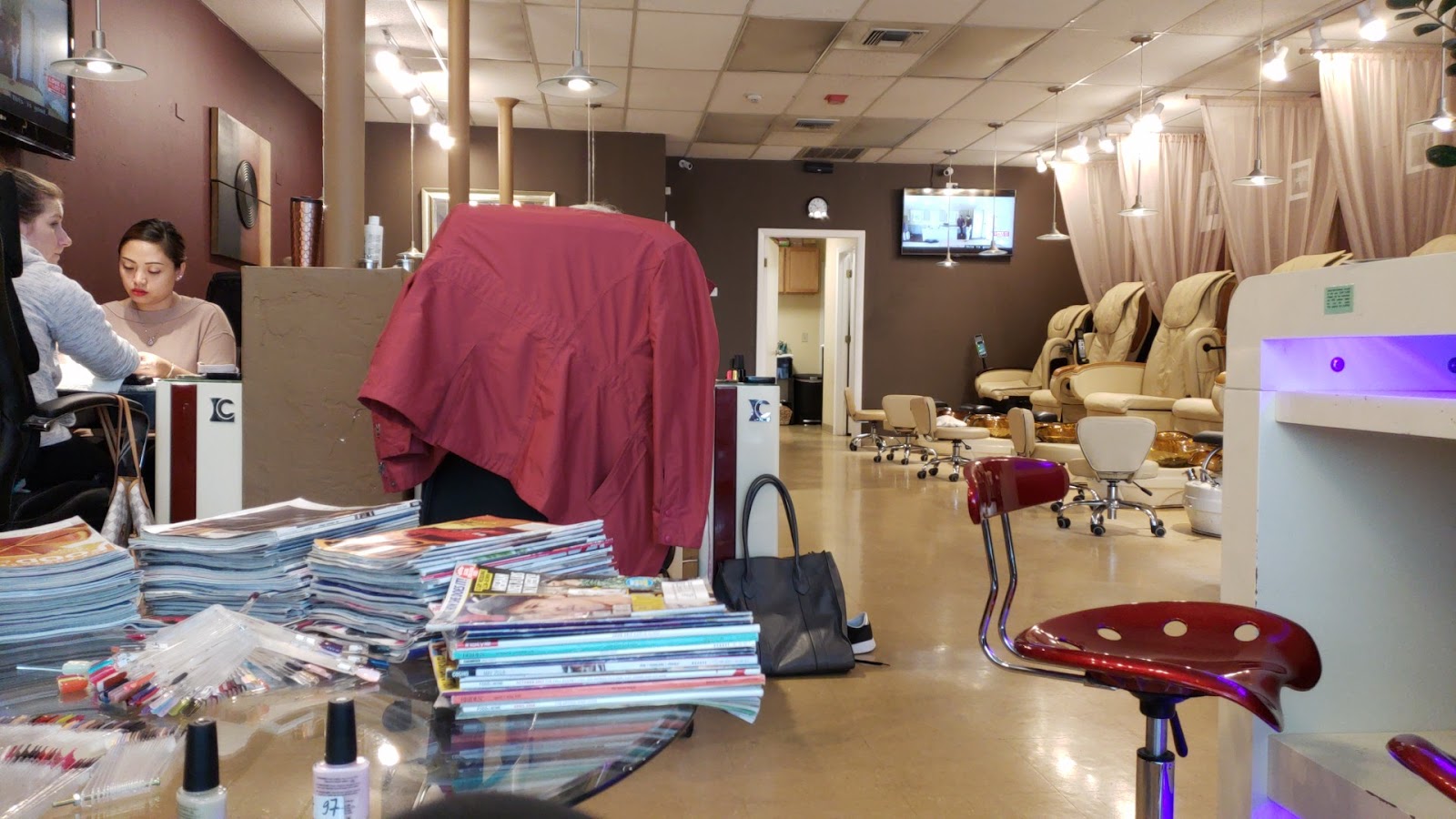 Revo Nails & Spa LLC nail photo 5